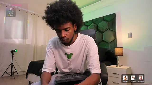 AllexJacob online show from April 18, 2026, 1:13 pm