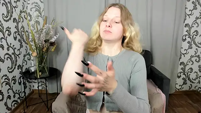 Snapshot of _Velvet_peach_ chatting on November 15, 2025, 11:47 am Velvet peach online show from November 15, 2025, 11:47 am