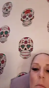 curvybabe88 online show from December 2, 2025, 8:43 pm