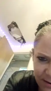 curvybabe88 online show from November 28, 2025, 4:29 pm