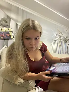 Alison Kisa online show from September 19, 2025, 11:31 pm