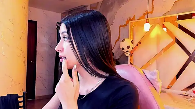 sophiadoll tf online show from July 13, 2026, 1:10 pm
