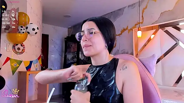 sophiadoll tf online show from June 26, 2026, 1:06 pm