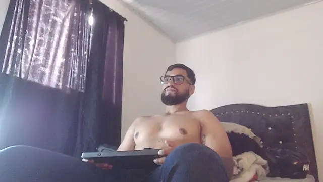 Chrys harris77 online show from April 18, 2026, 9:37 pm