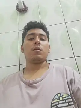 Snapshot of latinbigcock1_ chatting on October 31, 2025, 1:57 am latinbigcock1 online show from October 31, 2025, 1:57 am