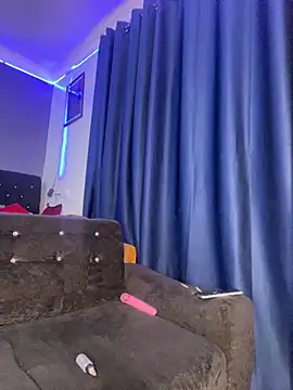 Snapshot of Daavikolovivi chatting on October 26, 2025, 3:18 am Daavikolovivi online show from October 26, 2025, 3:18 am