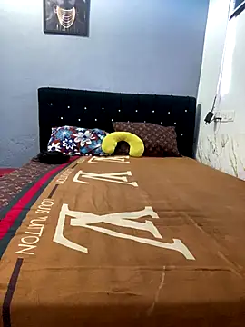 Snapshot of Daavikolovivi chatting on November 17, 2025, 8:24 pm Daavikolovivi online show from November 17, 2025, 8:24 pm