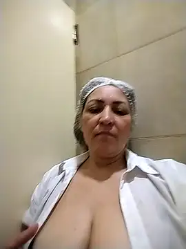 Snapshot of Lunita86 chatting on November 30, 2025, 2:18 pm Lunita86 online show from November 30, 2025, 2:18 pm