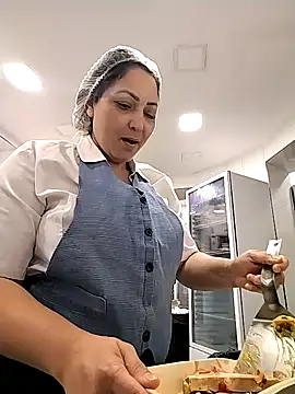 Lunita86 online show from April 19, 2026, 11:55 am