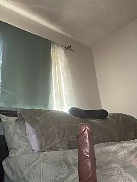 foreigntitts  online show from February 6, 2026, 11:12 pm