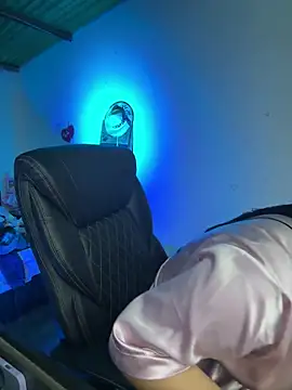 sacha torres02 online show from April 19, 2026, 4:02 am