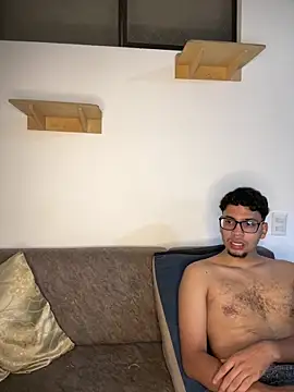 Snapshot of MisteryNight4 chatting on October 19, 2025, 12:13 am MisteryNight4 online show from October 19, 2025, 12:13 am