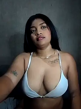 kiaraconex27 online show from October 18, 2025, 6:54 pm