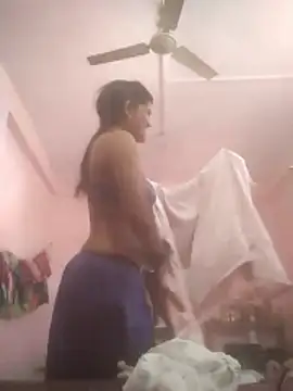 Snapshot of Hott_cutgirl chatting on October 12, 2025, 7:54 am Hott cutgirl online show from October 12, 2025, 7:54 am