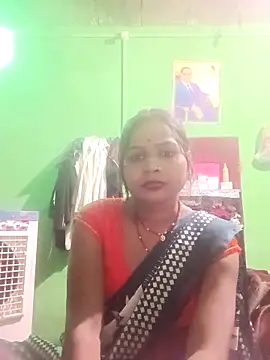 Hott cutgirl online show from May 26, 2026, 5:33 pm