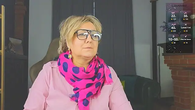 Snapshot of Marta_Wils chatting on December 1, 2025, 3:07 am Marta Wils online show from December 1, 2025, 3:07 am