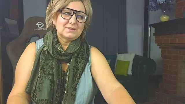 Snapshot of Marta_Wils chatting on November 28, 2025, 4:01 am Marta Wils online show from November 28, 2025, 4:01 am