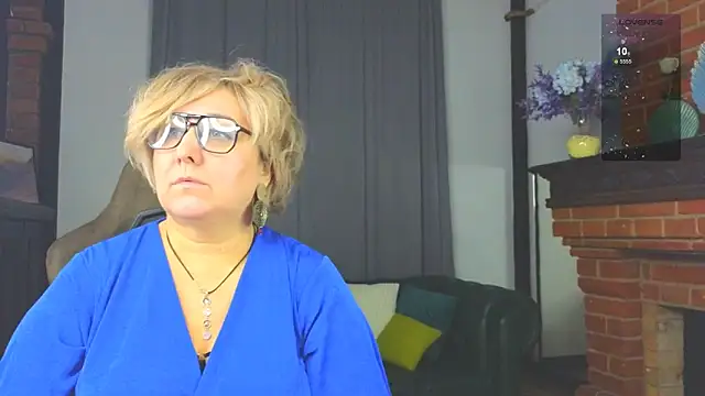 Snapshot of Marta_Wils chatting on November 26, 2025, 2:55 am Marta Wils online show from November 26, 2025, 2:55 am