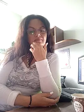 ValeriaLove43211 online show from September 25, 2025, 11:16 am