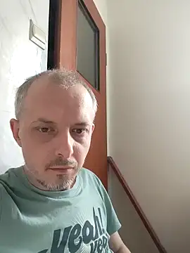 szajbusek41 online show from April 1, 2026, 8:59 am