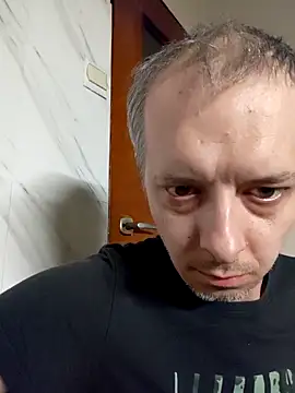 szajbusek41 online show from February 6, 2026, 5:03 am