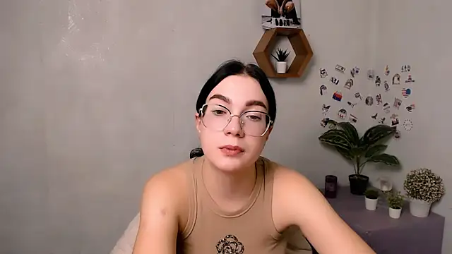 Snapshot of MiraBabe_ chatting on October 13, 2025, 8:05 am MiraBabe  online show from October 13, 2025, 8:05 am