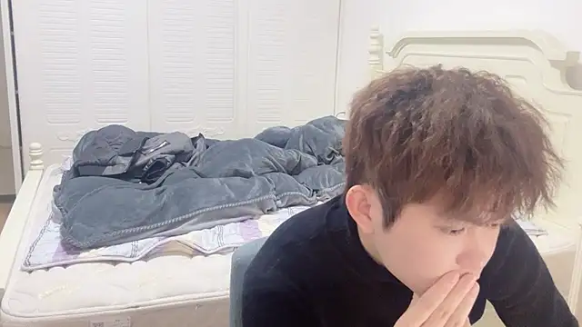 xlong00099 online show from December 16, 2025, 2:10 pm