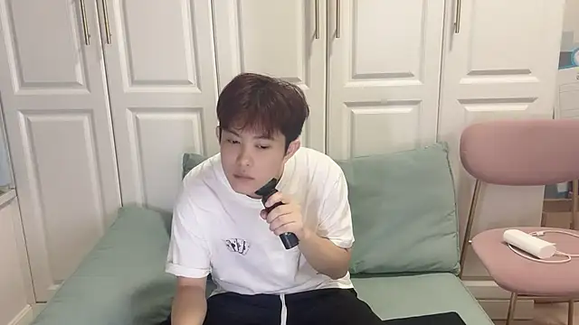 xlong00099 online show from October 25, 2025, 10:36 am