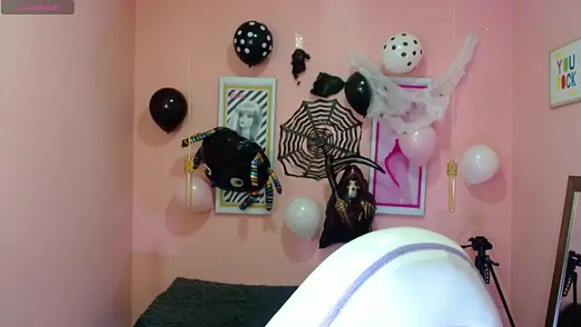 Bunny poison online show from October 25, 2025, 2:17 pm