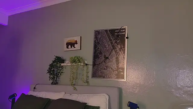 Snapshot of KeendraFox_ chatting on October 28, 2025, 10:25 am KeendraFox online show from October 28, 2025, 10:25 am