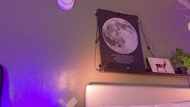 Snapshot of KeendraFox_ chatting on November 6, 2025, 10:19 am KeendraFox online show from November 6, 2025, 10:19 am