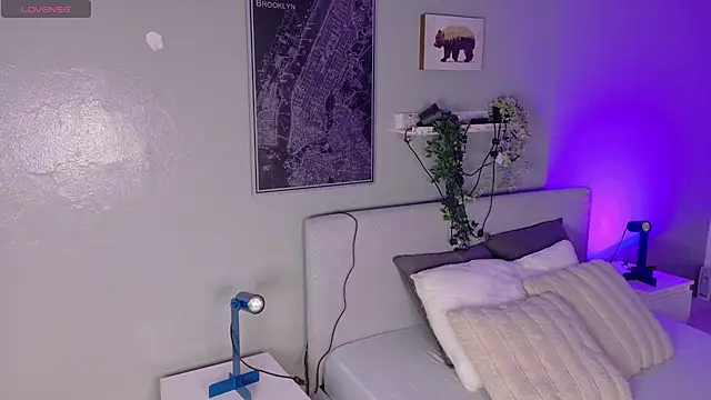 KeendraFox  online show from April 2, 2026, 10:11 am