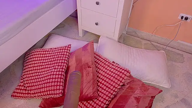 Snapshot of KeendraFox_ chatting on November 15, 2025, 10:30 am KeendraFox online show from November 15, 2025, 10:30 am