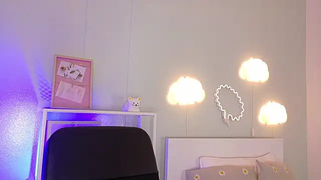 Snapshot of KeendraFox_ chatting on October 24, 2025, 10:25 am KeendraFox online show from October 24, 2025, 10:25 am