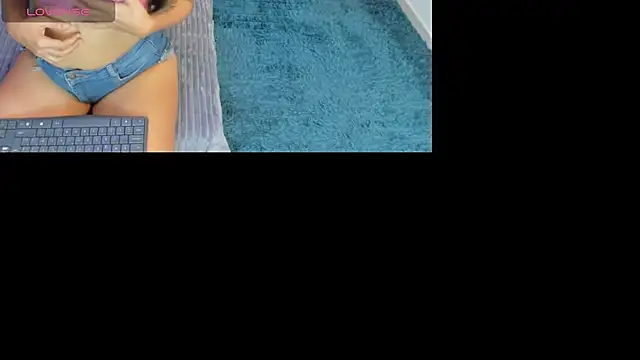 AteneaRoldan online show from November 8, 2025, 4:16 am