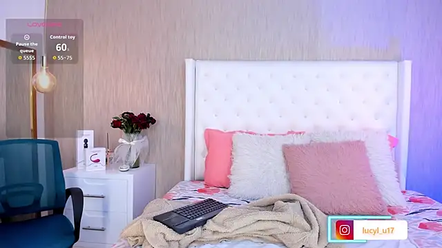 Snapshot of Lucy_Lu17 chatting on December 1, 2025, 1:34 pm Lucy Lu17 online show from December 1, 2025, 1:34 pm