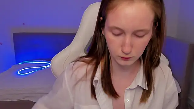 Snapshot of CrystalSoul_ chatting on November 29, 2025, 7:52 am CrystalSoul online show from November 29, 2025, 7:52 am