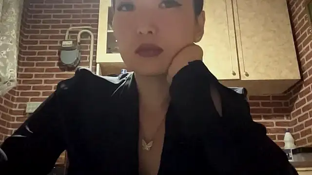 Snapshot of EmmaLeexth chatting on September 19, 2025, 2:21 pm EmmaLeexth online show from September 19, 2025, 2:21 pm