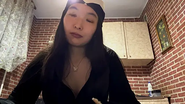 Snapshot of EmmaLeexth chatting on September 25, 2025, 2:01 pm EmmaLeexth online show from September 25, 2025, 2:01 pm