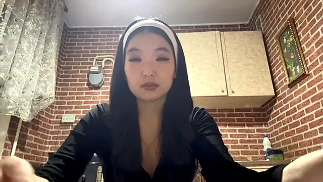 Snapshot of EmmaLeexth chatting on November 11, 2025, 2:34 pm EmmaLeexth online show from November 11, 2025, 2:34 pm