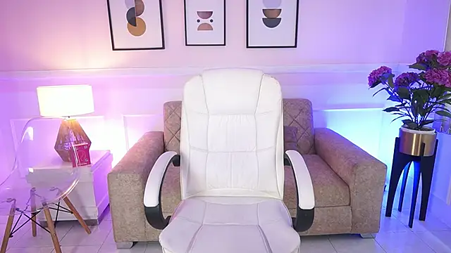 Snapshot of BillieBrownn chatting on November 11, 2025, 7:08 pm BillieBrownn online show from November 11, 2025, 7:08 pm