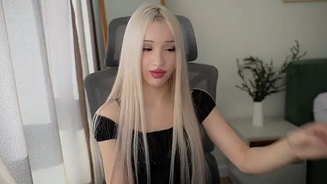 Laura Obsidian online show from November 8, 2025, 7:56 am