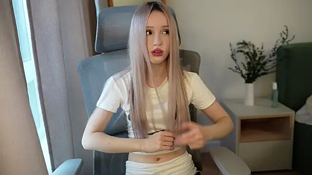 Laura Obsidian online show from October 24, 2025, 9:19 am