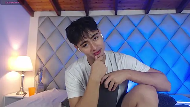 Clement Reyes online show from November 6, 2025, 1:26 pm