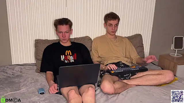 Snapshot of Eaton_ chatting on October 18, 2025, 6:43 pm Eaton online show from October 18, 2025, 6:43 pm