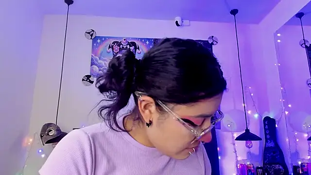 Snapshot of SabrinaV_ chatting on July 23, 2026, 11:29 am SabrinaV online show from July 23, 2026, 11:29 am