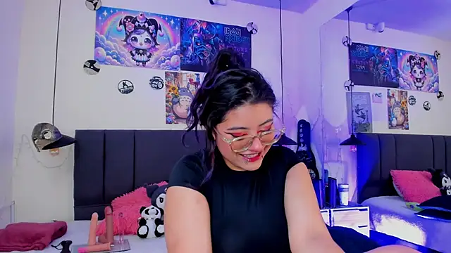 SabrinaV  online show from June 16, 2026, 11:21 am