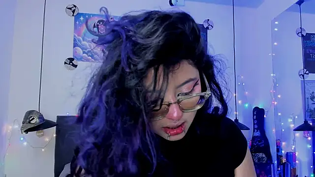 Snapshot of SabrinaV_ chatting on July 15, 2026, 11:28 am SabrinaV online show from July 15, 2026, 11:28 am