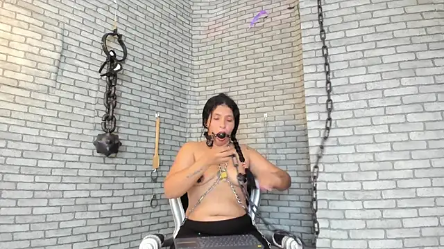 Snapshot of BDSM_MEDUZA chatting on October 11, 2025, 1:23 pm BDSM MEDUZA online show from October 11, 2025, 1:23 pm