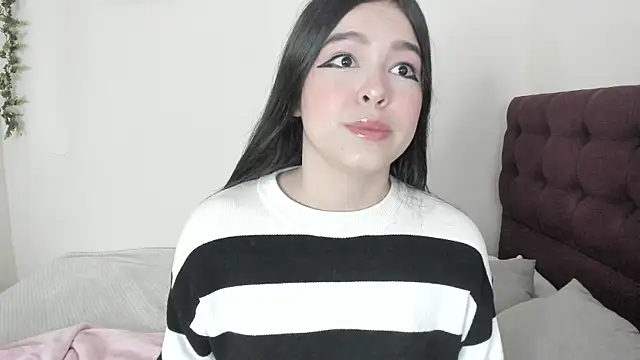 Snapshot of Dulcee_1 chatting on November 29, 2025, 11:10 am Dulcee 1 online show from November 29, 2025, 11:10 am